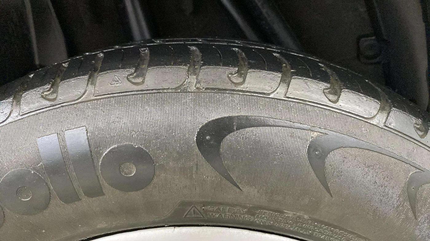 2017 Renault Duster RXL PETROL, Petrol, Manual, 59,678 km, Right Rear Tyre Tread