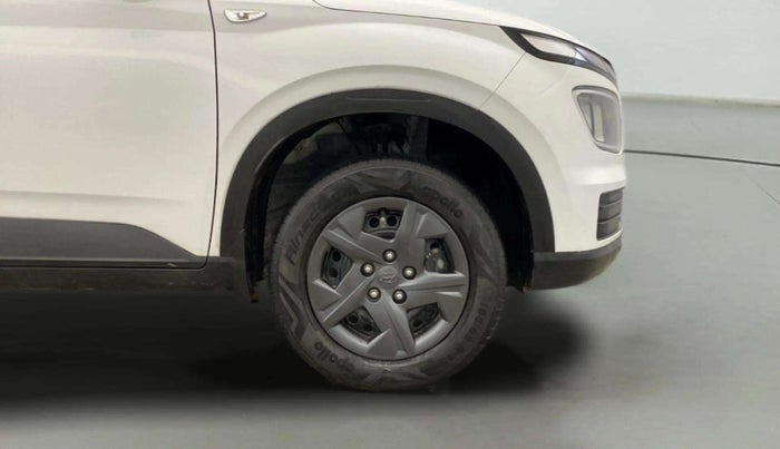 2024 Hyundai VENUE E 1.2, Petrol, Manual, 7,659 km, Right Front Wheel