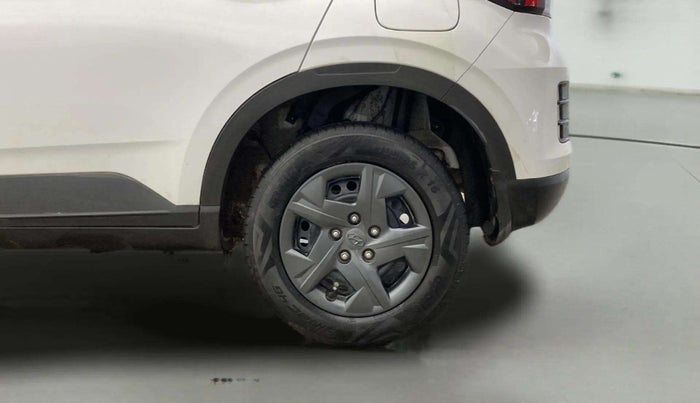 2024 Hyundai VENUE E 1.2, Petrol, Manual, 7,659 km, Left Rear Wheel