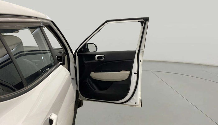 2024 Hyundai VENUE E 1.2, Petrol, Manual, 7,659 km, RHS Front Door