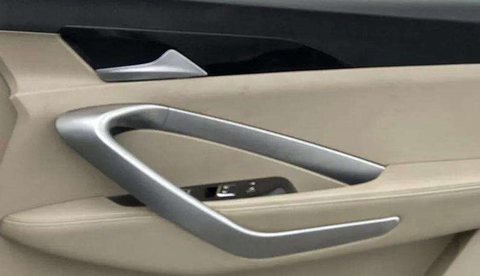 2021 MG HECTOR SHARP 1.5 DCT PETROL, Petrol, Automatic, 73,910 km, Driver Side Door Panels Control