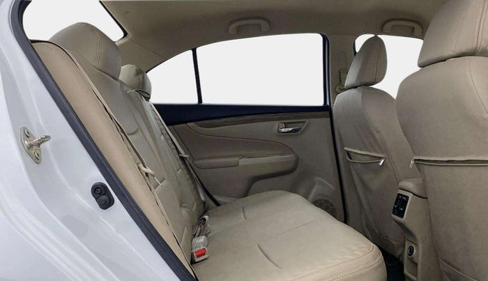 2021 Maruti Ciaz SIGMA 1.5 SHVS MT  PETROL, Petrol, Manual, 31,070 km, Right Side Rear Door Cabin