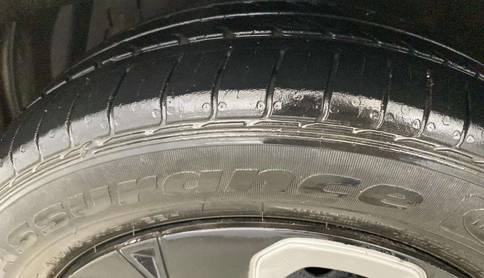 2021 Maruti Ciaz SIGMA 1.5 SHVS MT  PETROL, Petrol, Manual, 31,070 km, Left Rear Tyre Tread
