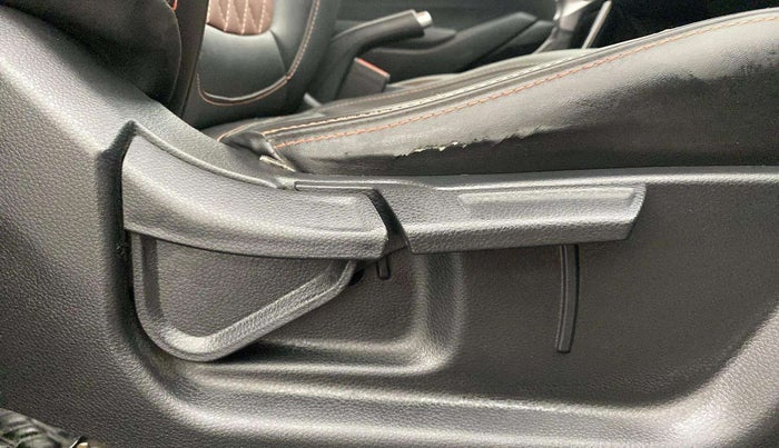2019 KIA SELTOS HTK PLUS AT 1.5 DIESEL, Diesel, Automatic, 73,429 km, Driver Side Adjustment Panel