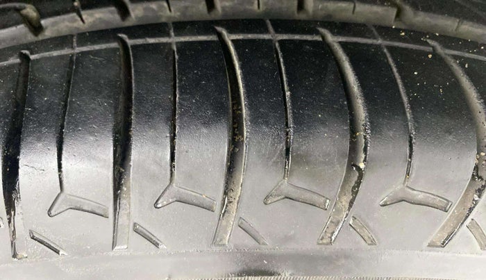 2019 Maruti Dzire ZDI PLUS, Diesel, Manual, 71,328 km, Right Front Tyre Tread