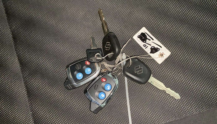 2023 Maruti Swift LXI, Petrol, Manual, 86,544 km, Key Close Up