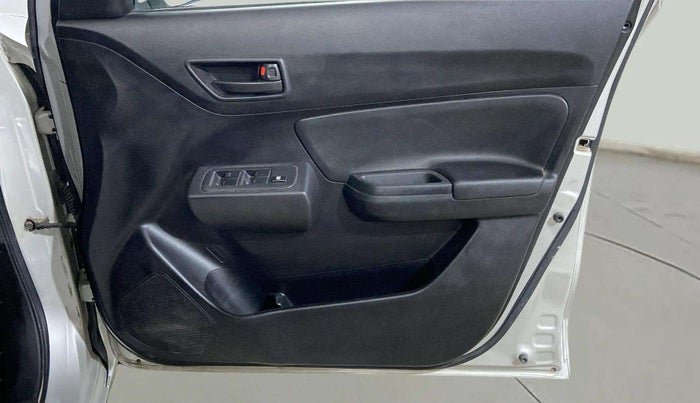 2023 Maruti Swift LXI, Petrol, Manual, 86,544 km, Driver Side Door Panels Control