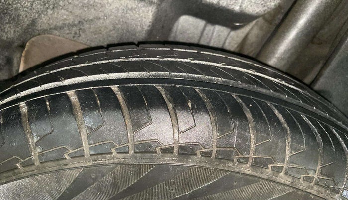 2023 Maruti Swift LXI, Petrol, Manual, 86,544 km, Left Rear Tyre Tread