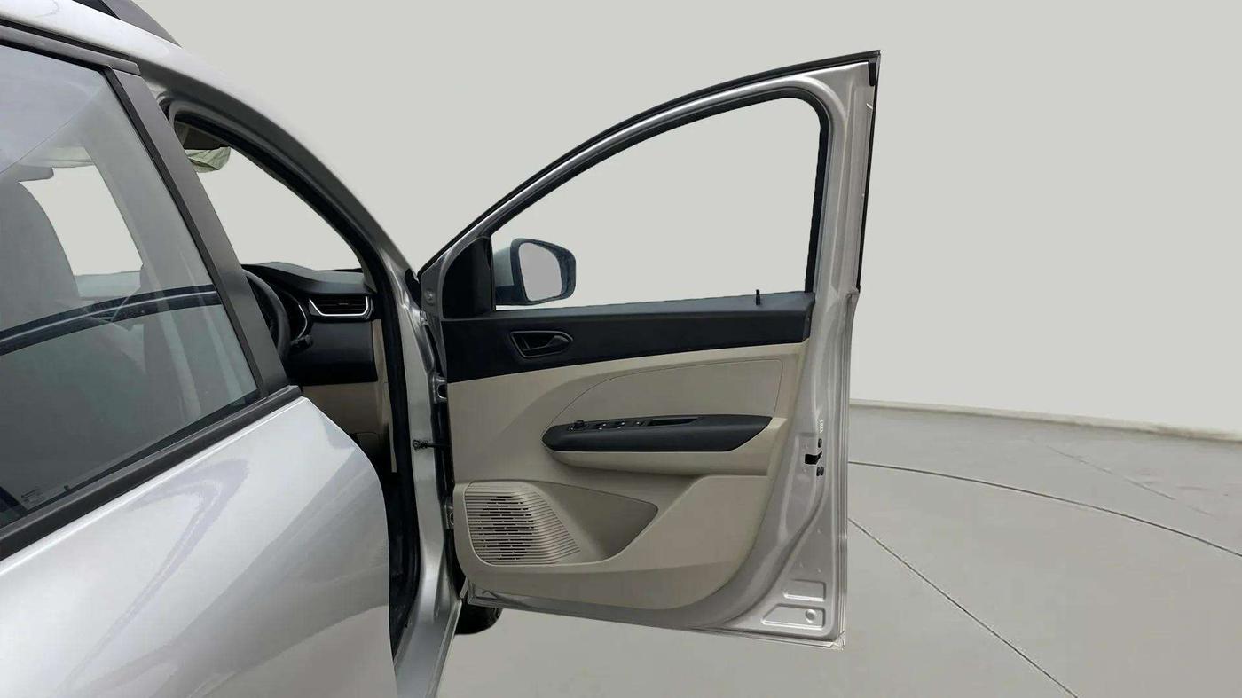 2020 Renault TRIBER RXT, Petrol, Manual, 23,967 km, RHS Front Door