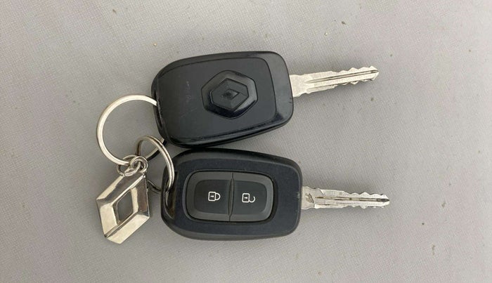 2020 Renault TRIBER RXT, Petrol, Manual, 23,798 km, Key Close Up