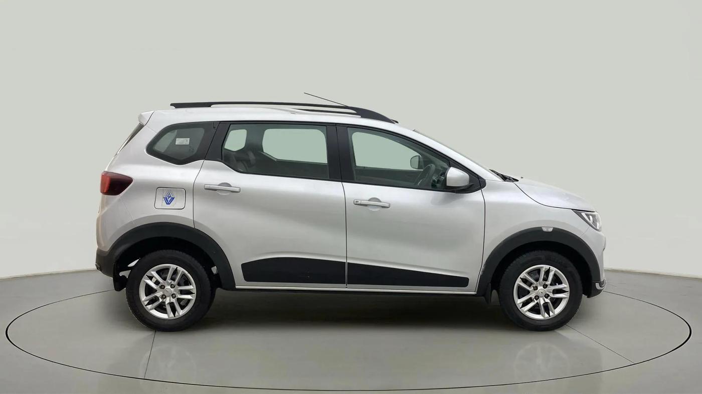 2020 Renault TRIBER RXT, Petrol, Manual, 23,967 km, Right Side View