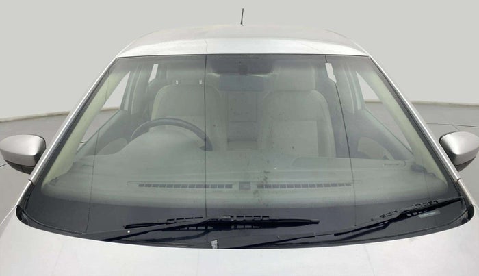 2015 Volkswagen Vento HIGHLINE 1.6 MPI, Petrol, Manual, 84,571 km, Front Windshield