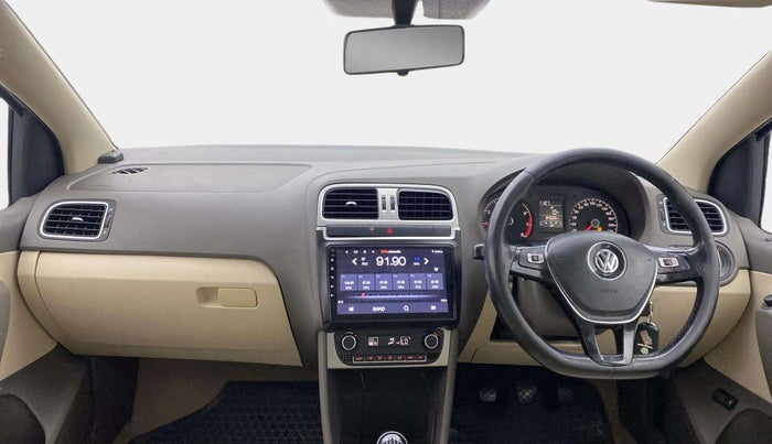 2015 Volkswagen Vento HIGHLINE 1.6 MPI, Petrol, Manual, 84,571 km, Dashboard