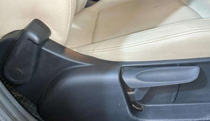 2020 Skoda Rapid STYLE TSI, Petrol, Manual, 56,745 km, Driver Side Adjustment Panel