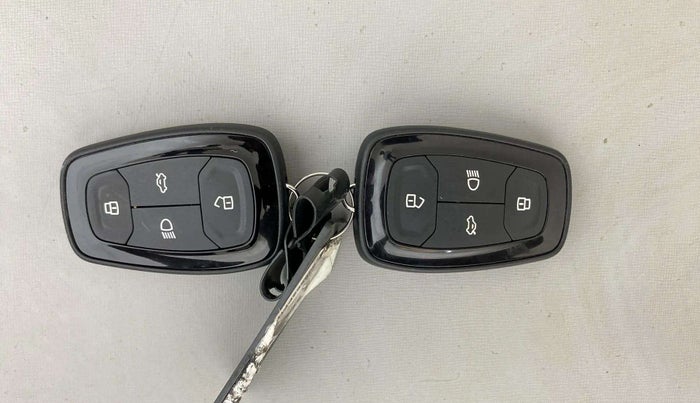 2023 Tata ALTROZ XZ Plus (S) Dark Edition, Petrol, Manual, 20,921 km, Key Close Up