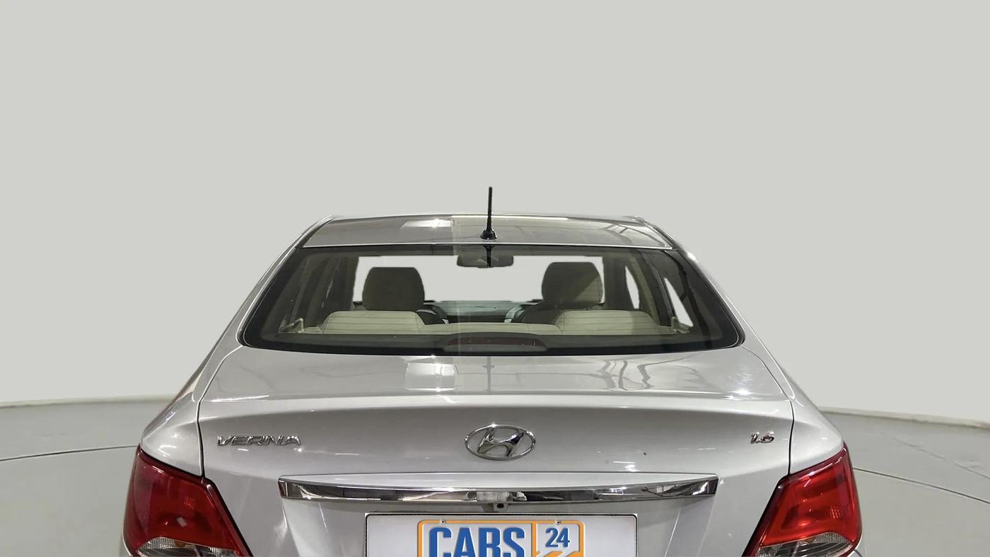 2016 Hyundai Verna FLUIDIC 4S 1.6 VTVT S, Petrol, Manual, 67,077 km, Rear Windshield