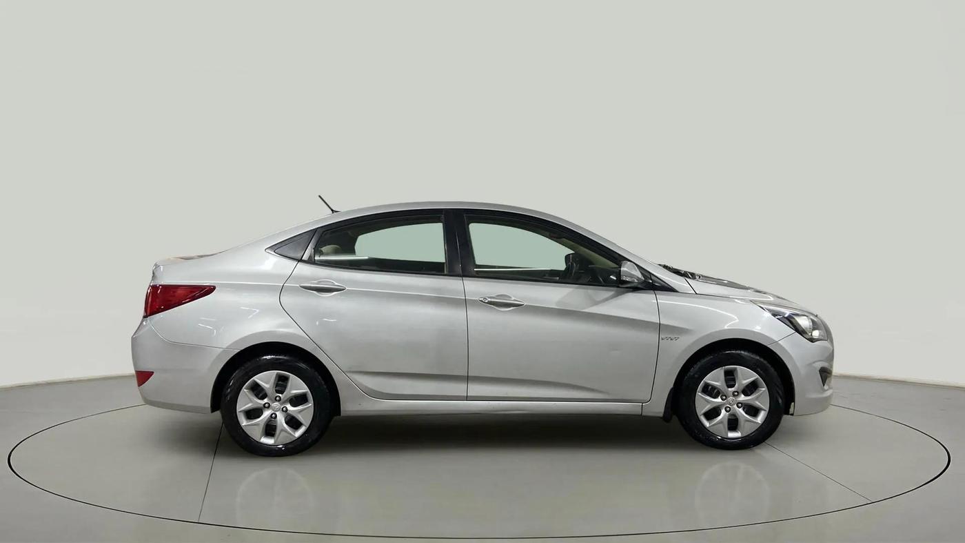 2016 Hyundai Verna FLUIDIC 4S 1.6 VTVT S, Petrol, Manual, 67,077 km, Right Side View