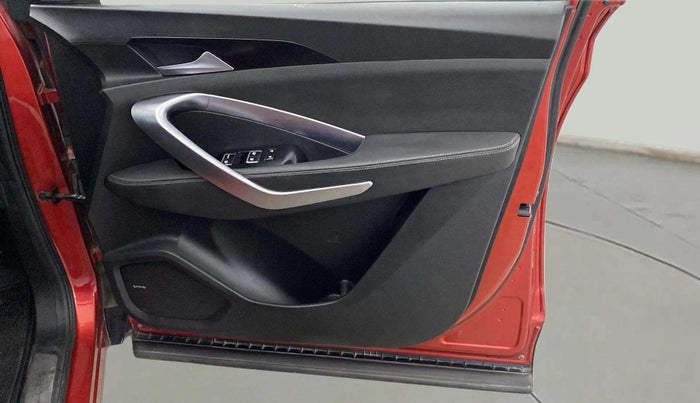 2019 MG HECTOR SHARP HYBRID 1.5 PETROL, Petrol, Manual, 46,794 km, Driver Side Door Panels Control
