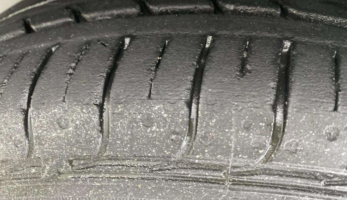 2017 Maruti Celerio VXI, Petrol, Manual, 59,303 km, Left Front Tyre Tread