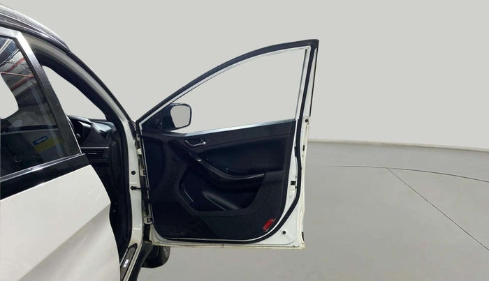 2023 Tata NEXON FEARLESS SUNROOF DUAL TONE 1.5 DIESEL, Diesel, Manual, 44,230 km, RHS Front Door
