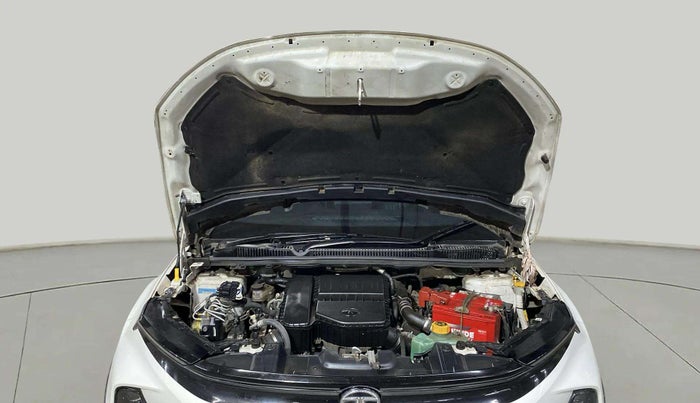 2023 Tata NEXON FEARLESS SUNROOF DUAL TONE 1.5 DIESEL, Diesel, Manual, 44,230 km, Open Bonet