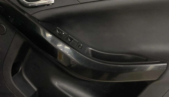 2023 Tata NEXON FEARLESS SUNROOF DUAL TONE 1.5 DIESEL, Diesel, Manual, 44,230 km, Driver Side Door Panels Control