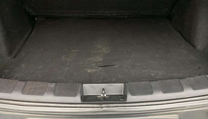 2024 Tata NEXON CREATIVE+ SUNROOF AMT 1.2 PETROL, Petrol, Automatic, 19,648 km, Boot Inside