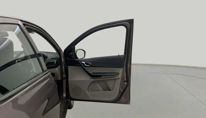 2016 Tata Tiago XZ PETROL, Petrol, Manual, 37,465 km, RHS Front Door