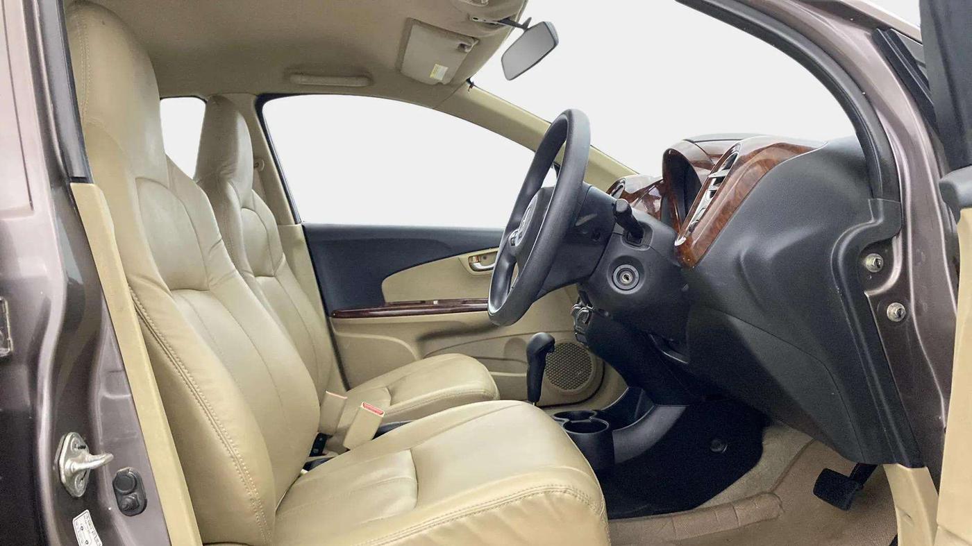 2014 Honda Brio VX AT, Petrol, Automatic, 27,434 km, Right Side Front Door Cabin