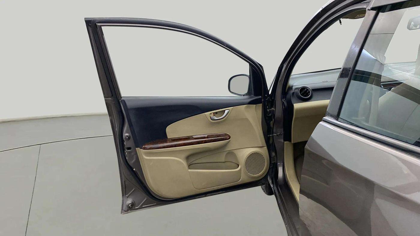 2014 Honda Brio VX AT, Petrol, Automatic, 27,434 km, LHS Front Door