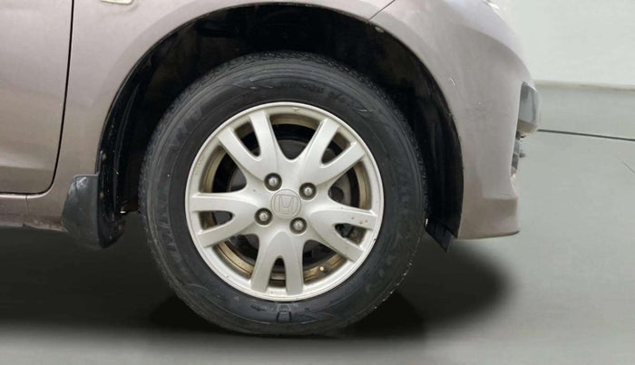 2014 Honda Brio VX AT, Petrol, Automatic, 27,434 km, Right Front Wheel