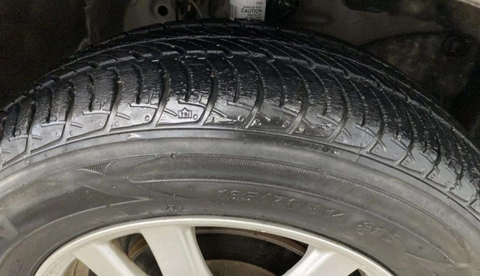 2014 Honda Brio VX AT, Petrol, Automatic, 27,434 km, Right Front Tyre Tread