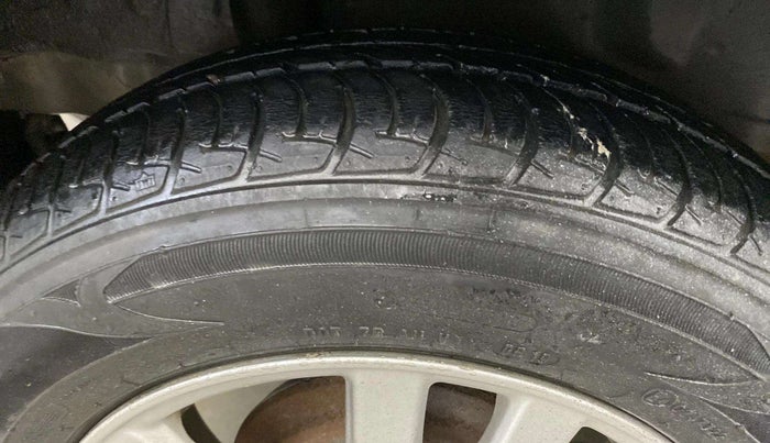2014 Honda Brio VX AT, Petrol, Automatic, 27,434 km, Left Front Tyre Tread