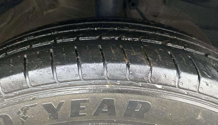 2021 MG HECTOR SUPER 1.5 PETROL, Petrol, Manual, 24,711 km, Right Front Tyre Tread
