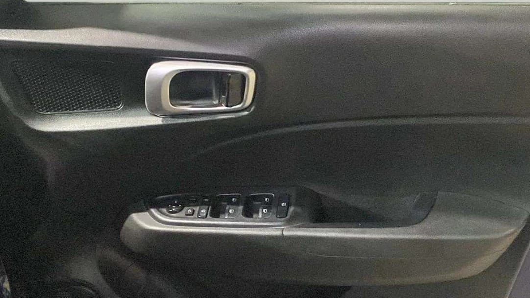 2020 Hyundai VENUE SX PLUS 1.0 TURBO DCT, Petrol, Automatic, 41,393 km, Driver Side Door Panels Control