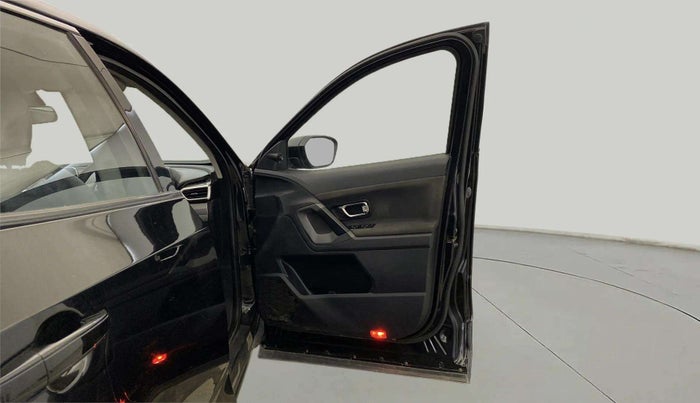 2020 Tata Harrier XT PLUS 2.0L KRYOTEC DARK EDITON, Diesel, Manual, 52,090 km, RHS Front Door