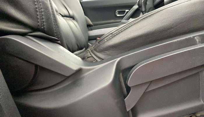 2020 Tata Harrier XT PLUS 2.0L KRYOTEC DARK EDITON, Diesel, Manual, 52,090 km, Driver Side Adjustment Panel