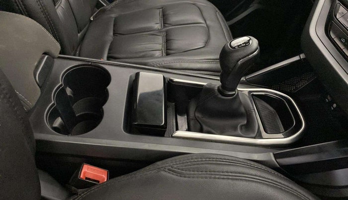 2020 Tata Harrier XT PLUS 2.0L KRYOTEC DARK EDITON, Diesel, Manual, 52,090 km, Gear Lever