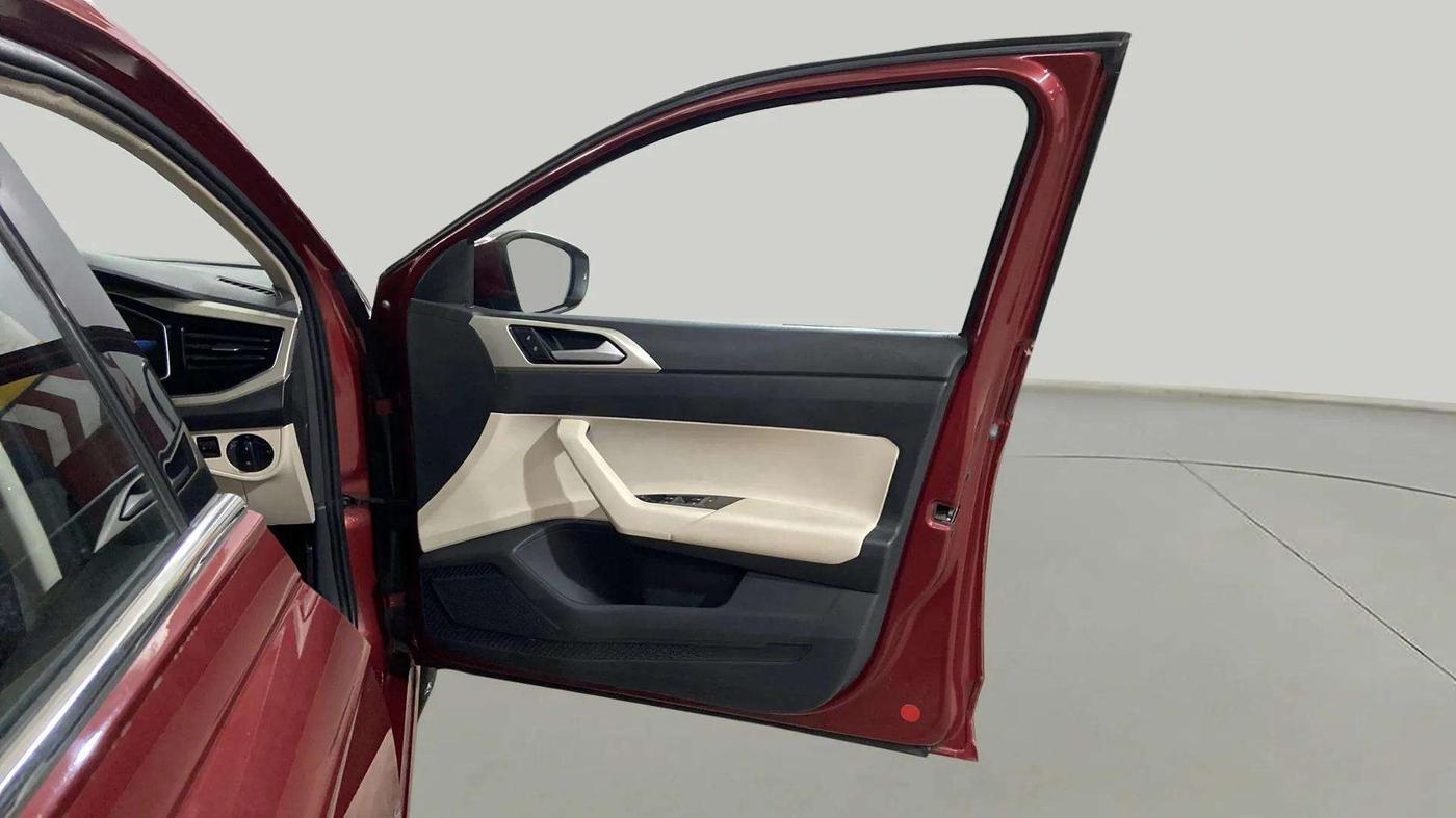 2023 Volkswagen VIRTUS TOPLINE TSI 1.0 MT, Petrol, Manual, 75,073 km, RHS Front Door