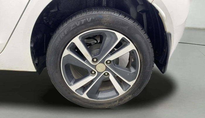 2022 Tata ALTROZ XZ PETROL, Petrol, Manual, 37,286 km, Left Rear Wheel