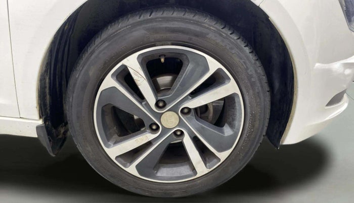2022 Tata ALTROZ XZ PETROL, Petrol, Manual, 37,286 km, Right Front Wheel