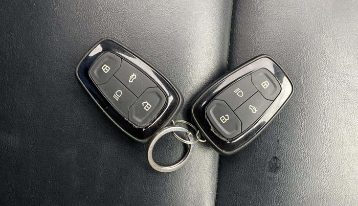 2022 Tata ALTROZ XZ PETROL, Petrol, Manual, 37,286 km, Key Close Up