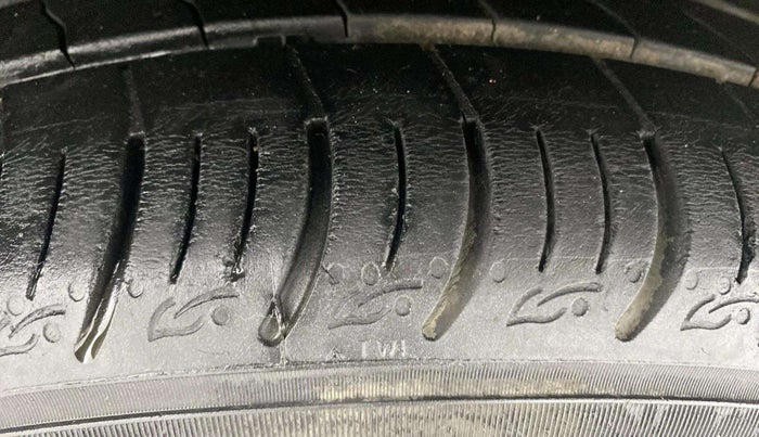 2022 Tata ALTROZ XZ PETROL, Petrol, Manual, 37,286 km, Left Front Tyre Tread