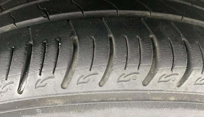 2022 Tata ALTROZ XZ PETROL, Petrol, Manual, 37,286 km, Right Front Tyre Tread