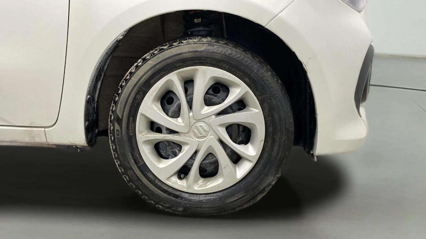 2023 Maruti Celerio ZXI AMT, Petrol, Automatic, 28,888 km, Right Front Wheel