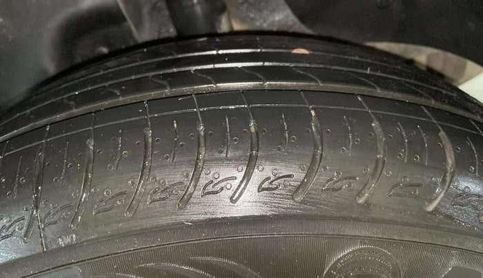 2018 Hyundai Creta E PLUS 1.6 PETROL, Petrol, Manual, 70,276 km, Left Rear Tyre Tread