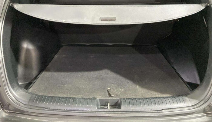 2018 Hyundai Creta E PLUS 1.6 PETROL, Petrol, Manual, 70,276 km, Boot Inside