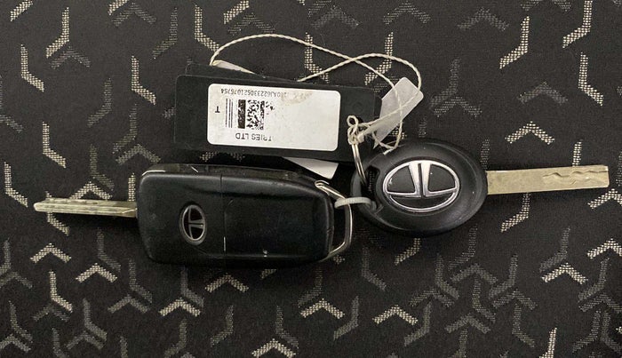 2021 Tata Tiago XZA PLUS PETROL, Petrol, Automatic, 42,057 km, Key Close Up