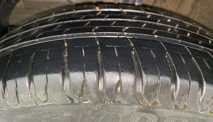 2020 Maruti Ertiga ZXI SHVS, Petrol, Manual, 52,668 km, Left Front Tyre Tread