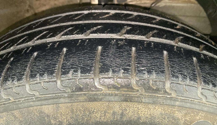 2020 Maruti Ertiga ZXI SHVS, Petrol, Manual, 52,668 km, Right Front Tyre Tread